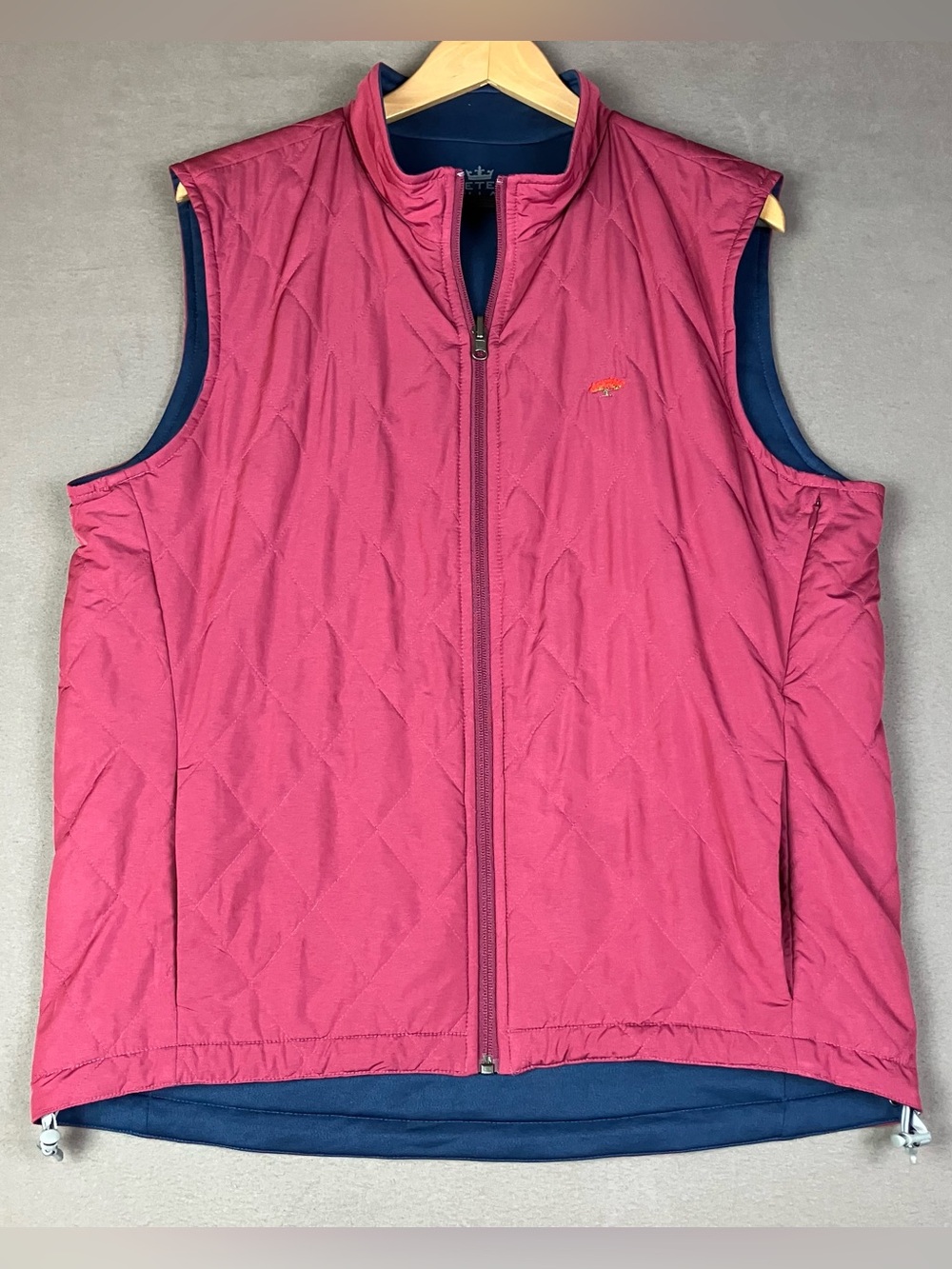 Peter Millar Men’s Size M Crown Sport Quilted Vest Reversible Wine Red / Navy. I